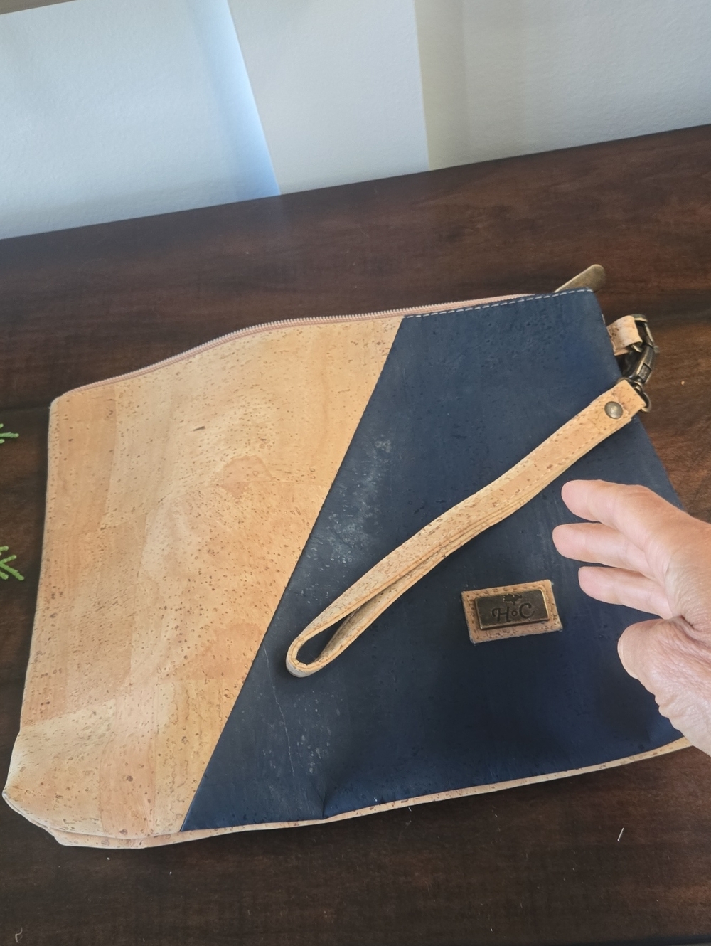 Two-Tone Cork Large Clutch in Natural and Navy